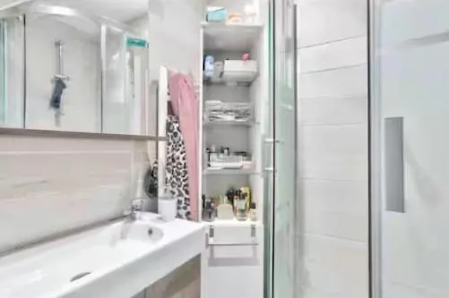 Small Flat In Nine Apartment *